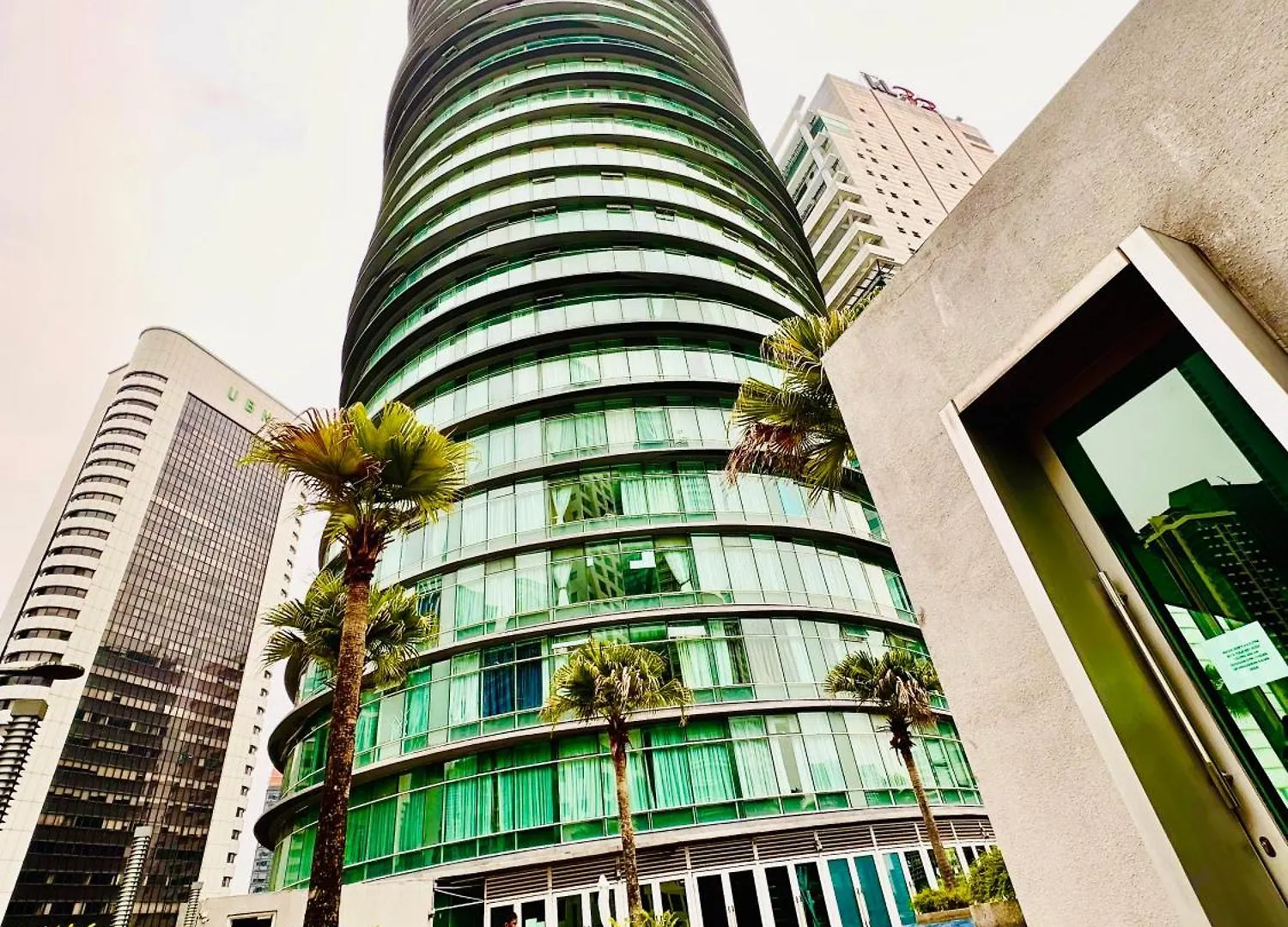 Apartment Vortex Klcc Suites By Cityboxz Kuala Lumpur Malaysia